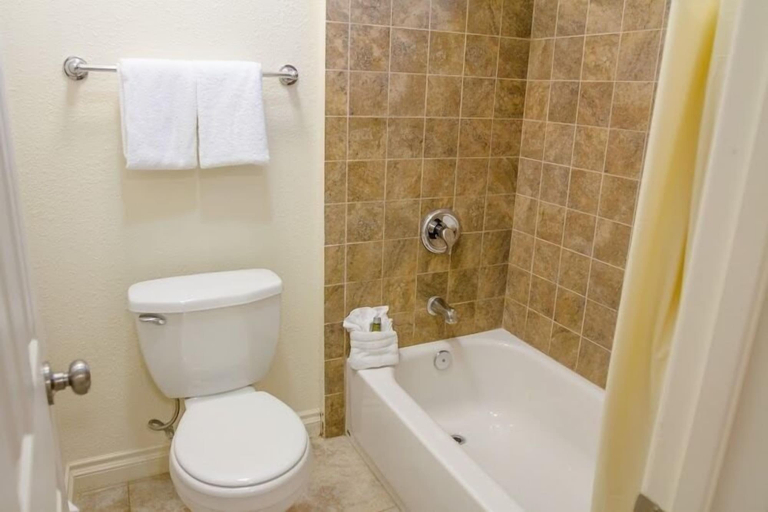 Bathroom 4, California Suites Hotel, San Diego