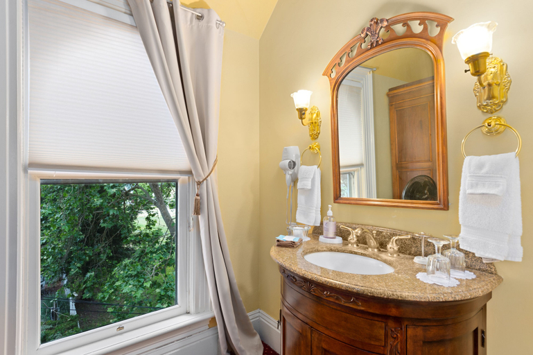 Bathroom 3, The Gables Wine Country Inn, Sonoma
