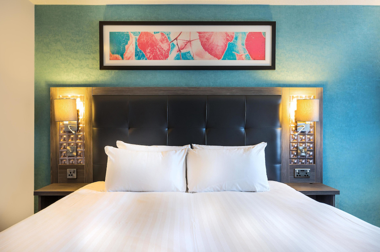 Bedroom 2, Leonardo Hotel Brighton, Brighton and Hove