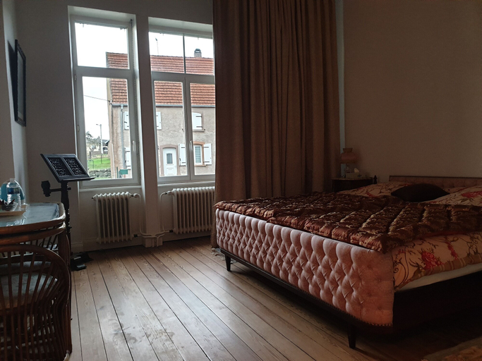 Bedroom 3, L' Obsidienne, Moselle