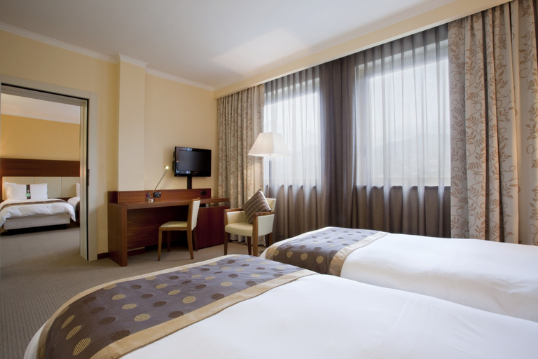 Bedroom 5, Holiday Inn SALERNO - CAVA DE' TIRRENI by IHG, Salerno