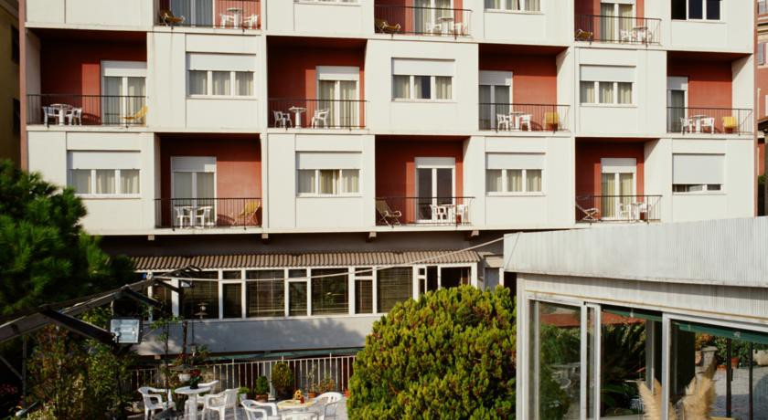 Hotel Robinia Imperia, Imperia