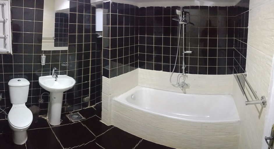 Bathroom 2, Cairo Castle Hostel, Al-Azbakiyah