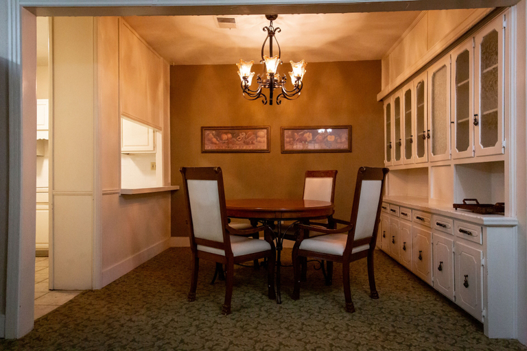 Others 4, The Hotel Paisano, Presidio