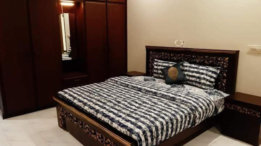 Bedroom 2, Hotel Royal Defence, Lahore