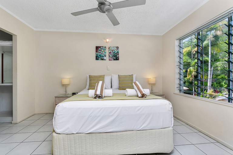 Bedroom 2, Seascape Holiday at the Queenslander, Douglas