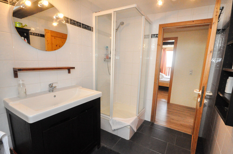 Bathroom 4, Lake View Lodges by we rent, Zell am See