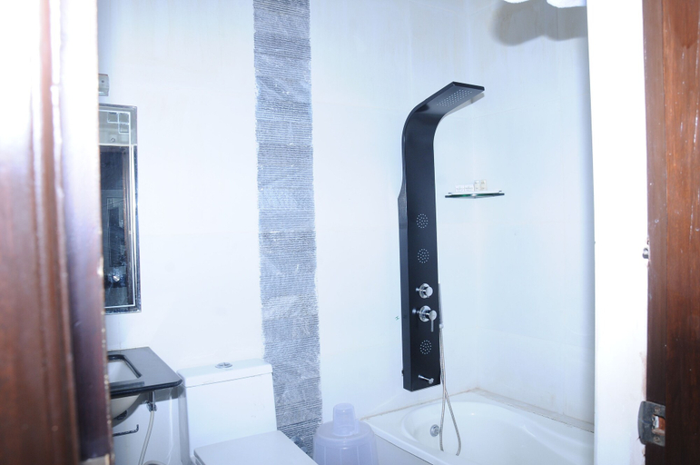 Bathroom 2, Nijaguna Resorts & Spa, Chamrajnagar