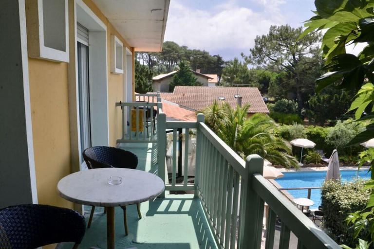 Others 5, Hôtel Aquitaine, Landes