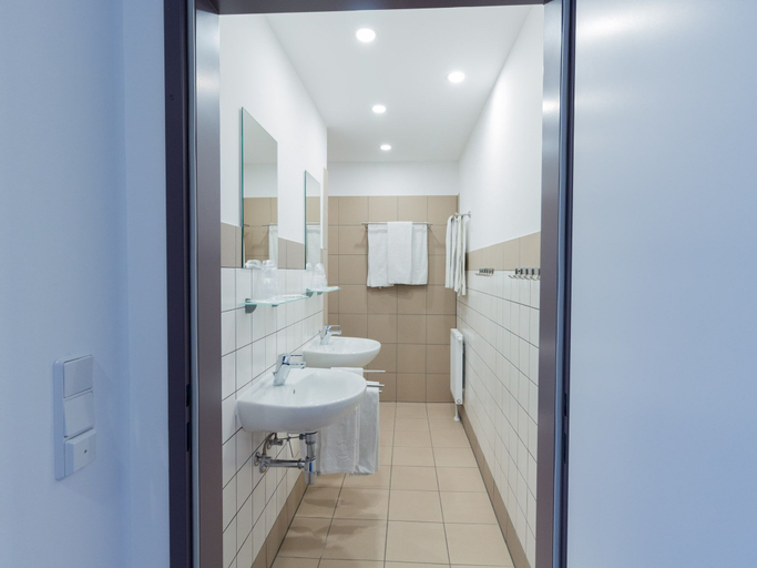 Bathroom, Win Budget B&B, Wiener Neustadt