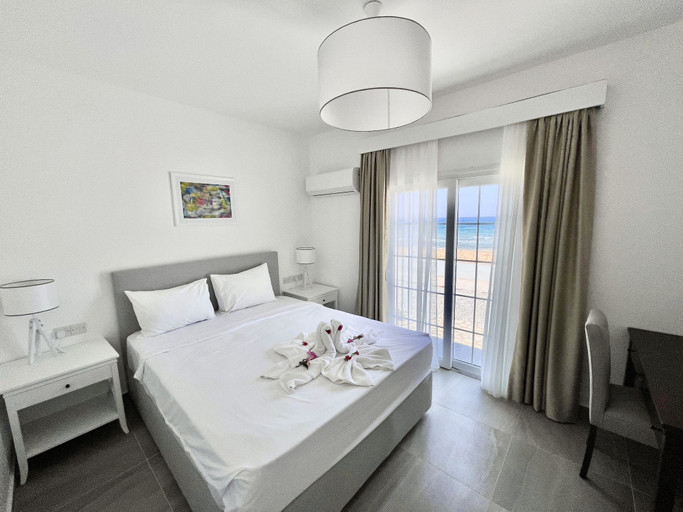 Bedroom, Long Beach Villas