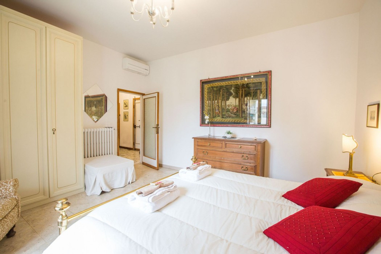 Bedroom 1, La Farina Suite Home, Florence