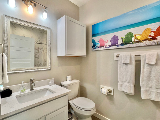 Bathroom 4, Grace Bay-15129, Nueces