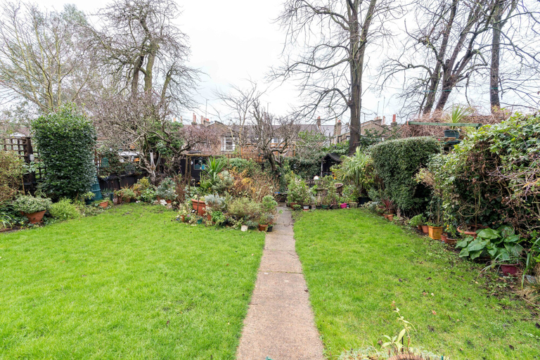 Others 4, NEW Stylish 1 Bedroom Flat With Garden London, London