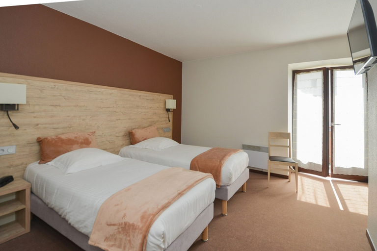 Bedroom 2, Hôtel Restaurant du Nord, Savoie