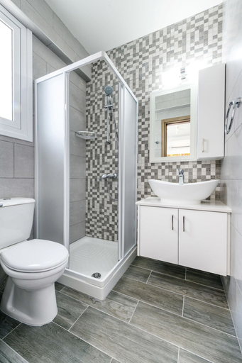 Bathroom 4, Green Bay Villa No 15