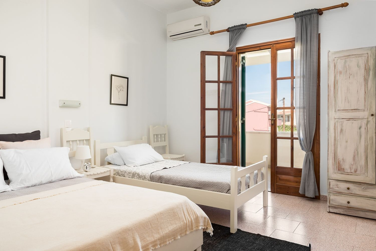 Bedroom 2, Marias Seaside Apartments, Ionian Islands