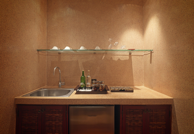 Dining Room 10