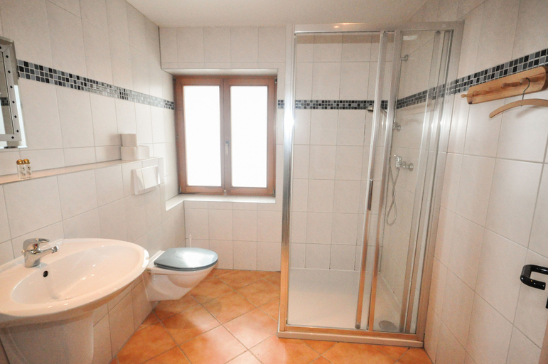 Bathroom 4, Lake View Lodges by we rent, Zell am See
