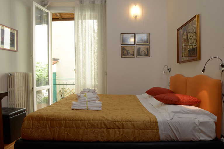 Bedroom 3, La Terrazza Foscolo - con Parcheggio, Florence
