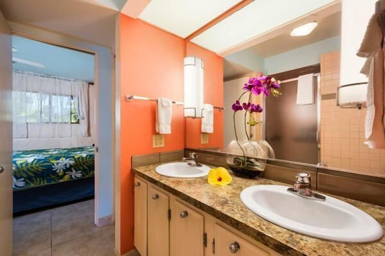 Bathroom, Casa De Emdeko 332, Hawaii