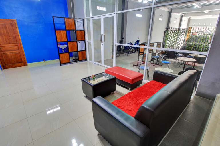Public Area 3, SUPER OYO 90767 Gm Guest House, Wonogiri
