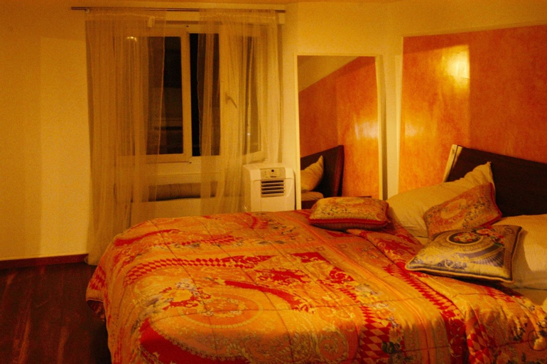 Bedroom 5, Lindas Beauty, Zürich
