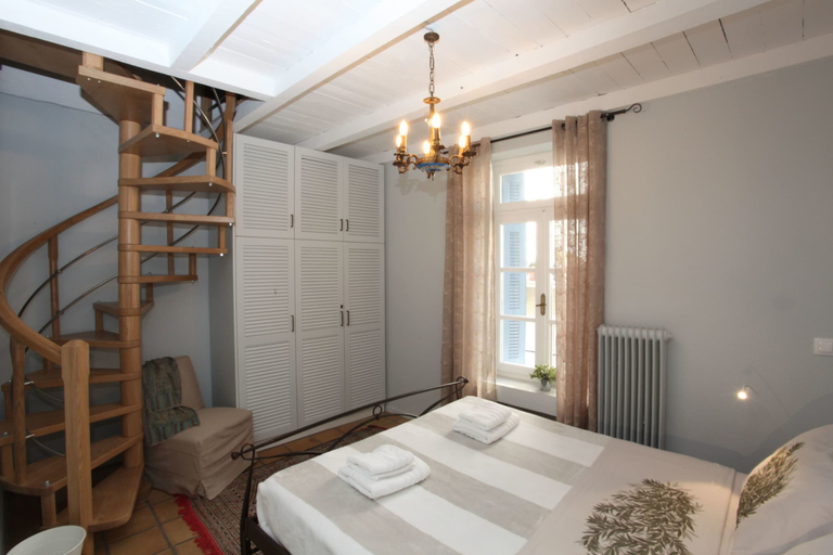 Bedroom 3, Athenian niche in Plaka, Attica