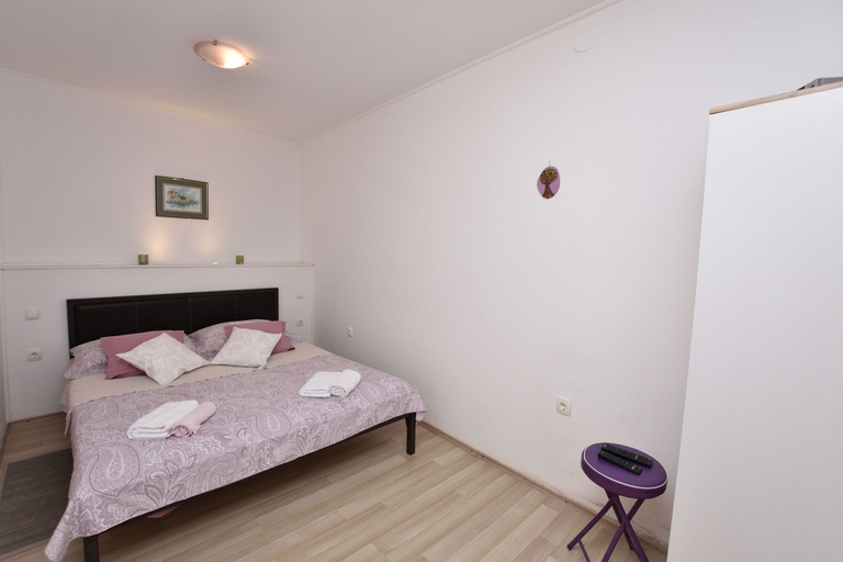 Bedroom 3, Apartments Dragica, Primošten