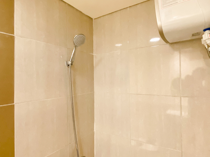 Bathroom 2, Nice and Simply 2BR at Meikarta Apartment By Travelio, Cikarang