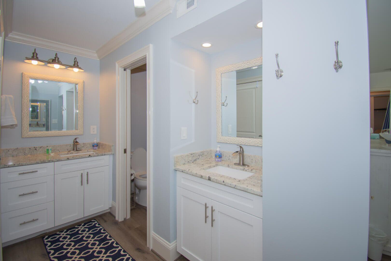 Bathroom 4, 647 New Haven, Beaufort