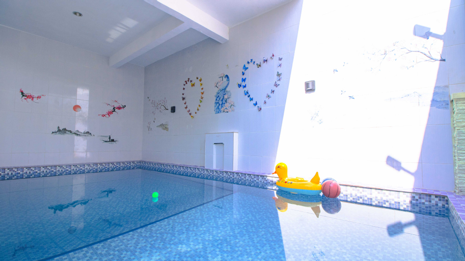 Sport & Beauty 2, Villa XXI Private Pool & Rooftop, Malang