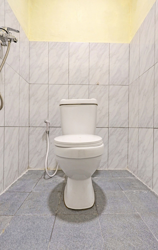 Bathroom 3, Hotel O Zazezo Homestay Syariah, Tanjung Pinang