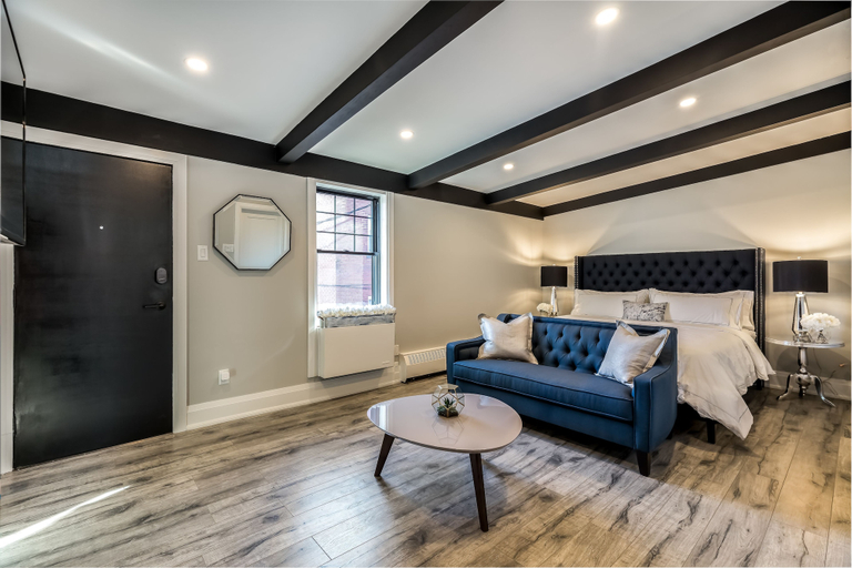 Bedroom, Applewood Suites - Etobicoke, Toronto