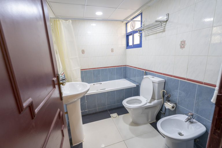 Bathroom 3, Majestic Hotel, Manama