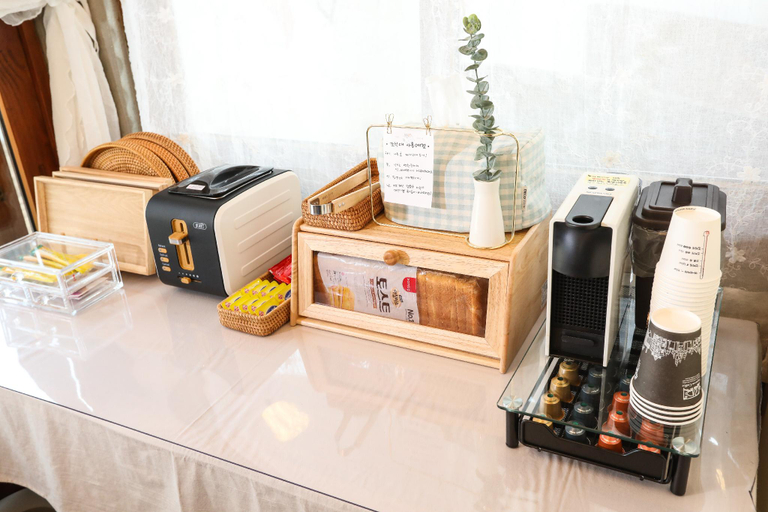 Others 4, Jeonju Hanok Maeul Sukbak Byeolbit Goong, Jeonju