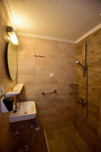 Bathroom 3, Hotel Aghas, Crete