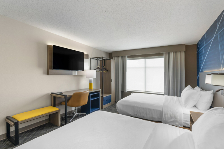 Bedroom 3, Comfort Inn & Suites Hampton near Coliseum, Hampton