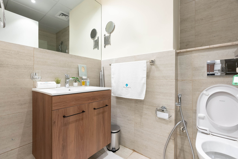Bathroom 3, Spacious Studio in Oasis 714, Abu Dhabi City