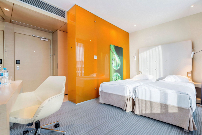 Bedroom 3, Sound Garden Hotel Airport, Warsaw