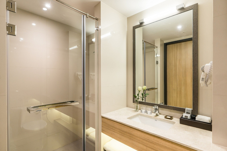Bathroom 11