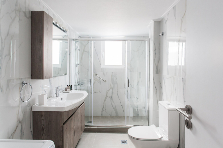 Bathroom 4, Spacious & Airy 1 Bedroom Apartment near HELEXPO, Attica