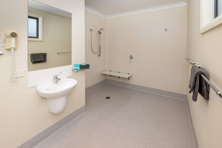 Bathroom 4, BIG4 Hobart Airport Tourist Park, Clarence