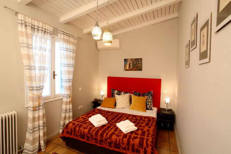 Bedroom 4, Athenian niche in Plaka, Attica