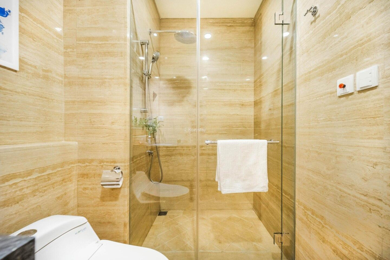 Bathroom 3, Cedar by Kozystay - Setiabudi, South Jakarta
