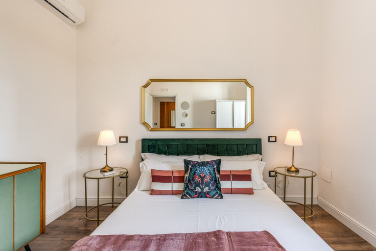Room 5, AwesHome - Pisa Park View Apartment, Pisa