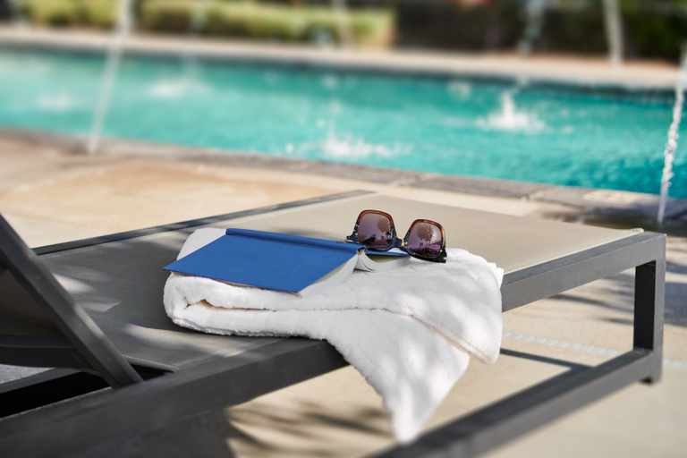 Sport & Beauty 2, The Darling Hotel, Tulare