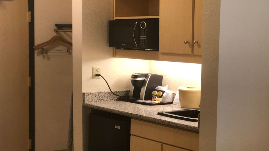 Dining Room 9