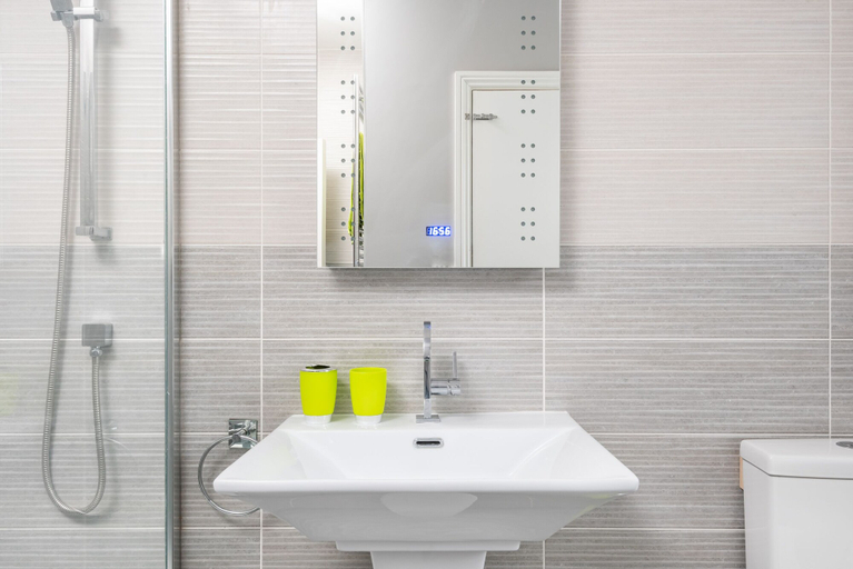 Bathroom 4, Private Garden Rooftop Terrace With hot tub, North Yorkshire