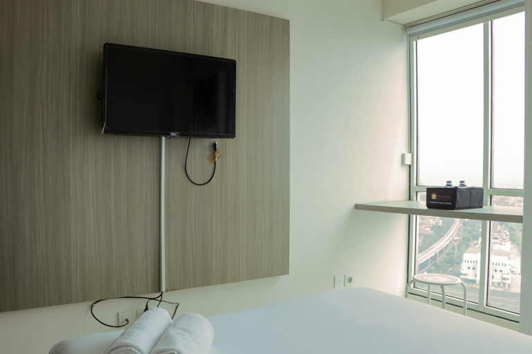 Bedroom 2, Warm and Comfortable Studio Room at Tifolia Apartment By Travelio, Jakarta Timur